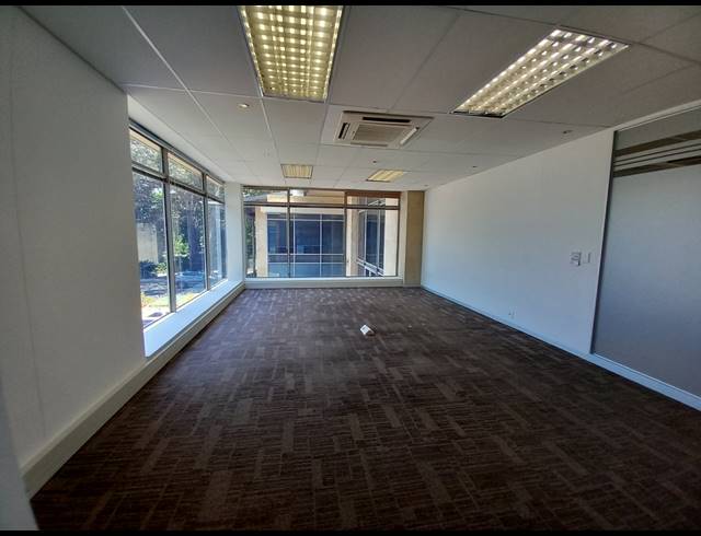 701M² OFFICE TO LET IN BRYANSTON
